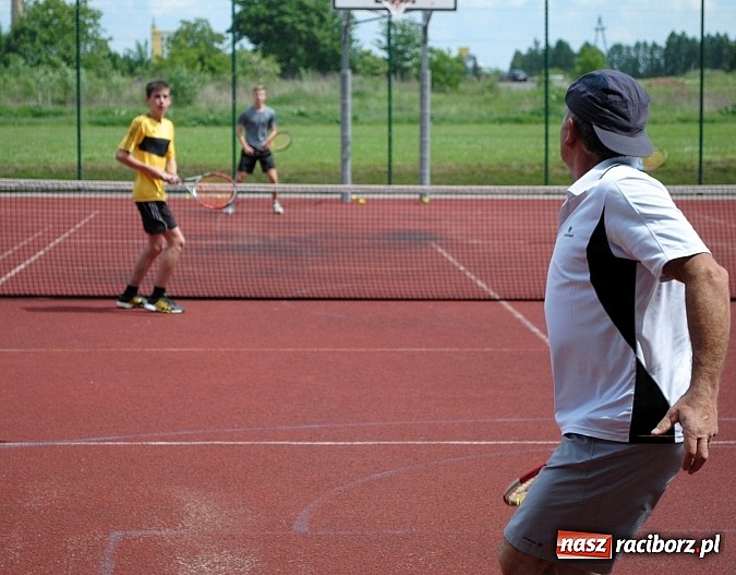 Zdjęcie w galerii na portalu naszraciborz.pl: Tenisiści TKKF Rafako zagrali w Kietrzu  wiadomości z regionu
