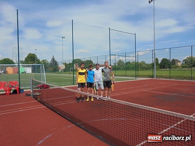 Zdjęcie w galerii na portalu naszraciborz.pl: Tenisiści TKKF Rafako zagrali w Kietrzu  wiadomości z regionu