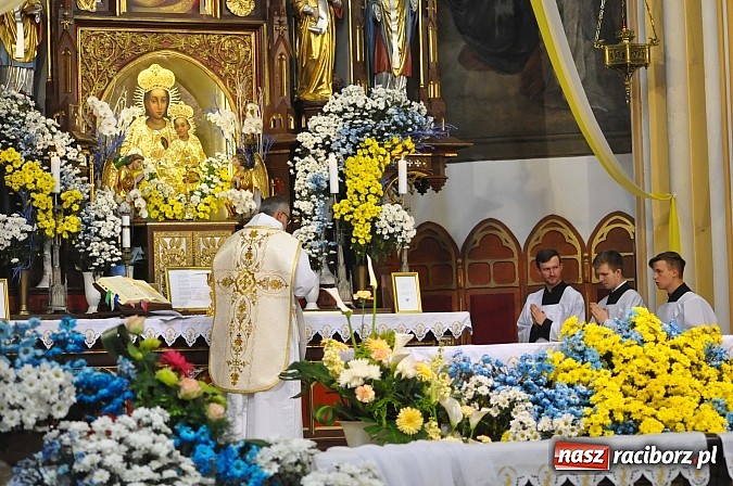 Zdjęcie w galerii na portalu naszraciborz.pl: Msza św. w rycie dominikańskim poprzedziła inaugurację działalności Fundacji Ofki Raciborskiej. Był też koncert Leszka Długosza wiadomości z regionu
