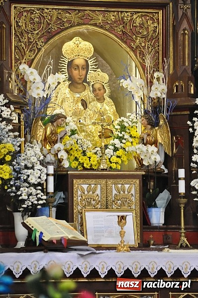 Zdjęcie w galerii na portalu naszraciborz.pl: Msza św. w rycie dominikańskim poprzedziła inaugurację działalności Fundacji Ofki Raciborskiej. Był też koncert Leszka Długosza wiadomości z regionu