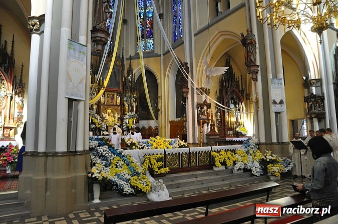 Zdjęcie w galerii na portalu naszraciborz.pl: Msza św. w rycie dominikańskim poprzedziła inaugurację działalności Fundacji Ofki Raciborskiej. Był też koncert Leszka Długosza wiadomości z regionu