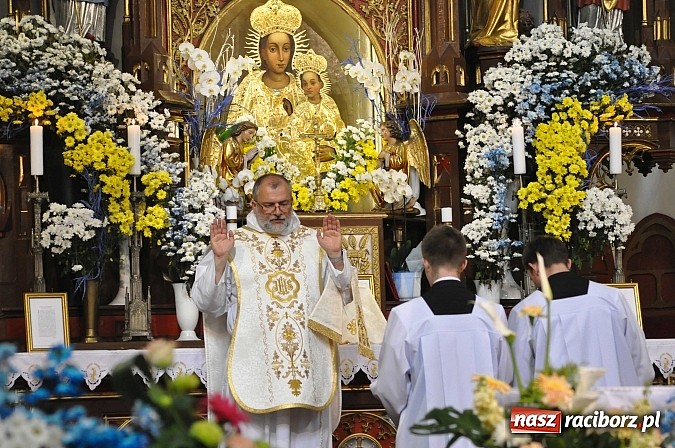 Zdjęcie w galerii na portalu naszraciborz.pl: Msza św. w rycie dominikańskim poprzedziła inaugurację działalności Fundacji Ofki Raciborskiej. Był też koncert Leszka Długosza wiadomości z regionu