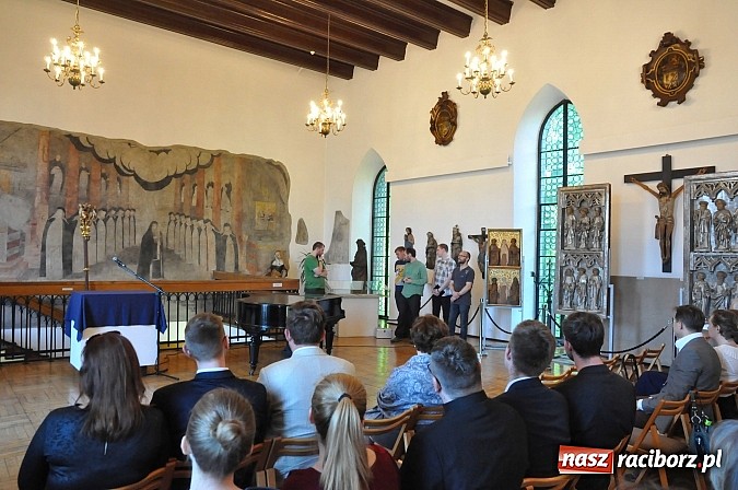 Zdjęcie w galerii na portalu naszraciborz.pl: Msza św. w rycie dominikańskim poprzedziła inaugurację działalności Fundacji Ofki Raciborskiej. Był też koncert Leszka Długosza wiadomości z regionu