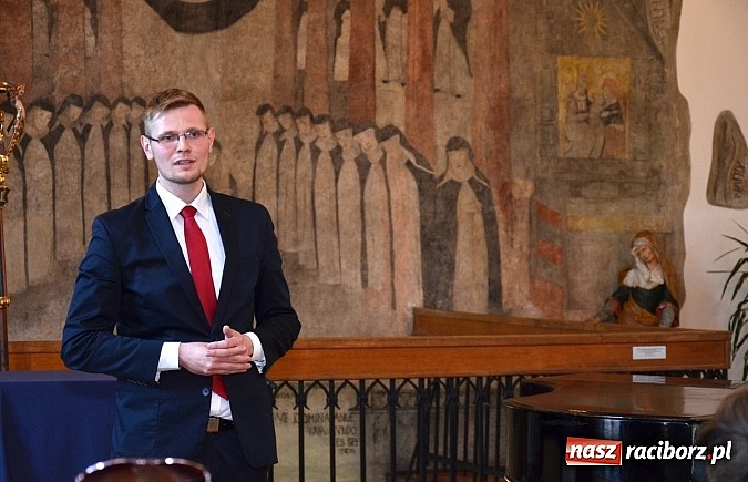 Zdjęcie w galerii na portalu naszraciborz.pl: Msza św. w rycie dominikańskim poprzedziła inaugurację działalności Fundacji Ofki Raciborskiej. Był też koncert Leszka Długosza wiadomości z regionu