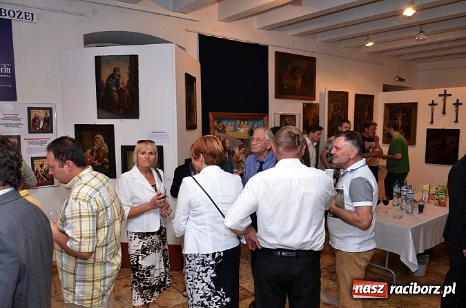 Zdjęcie w galerii na portalu naszraciborz.pl: Msza św. w rycie dominikańskim poprzedziła inaugurację działalności Fundacji Ofki Raciborskiej. Był też koncert Leszka Długosza wiadomości z regionu