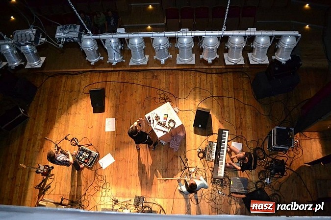 Zdjęcie w galerii na portalu naszraciborz.pl: Funk 4 Fun - hipnotyczne głosy w Kuźni Raciborskiej  wiadomości z regionu