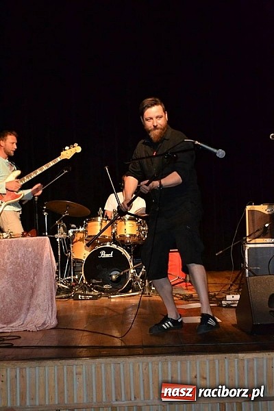 Zdjęcie w galerii na portalu naszraciborz.pl: Funk 4 Fun - hipnotyczne głosy w Kuźni Raciborskiej  wiadomości z regionu