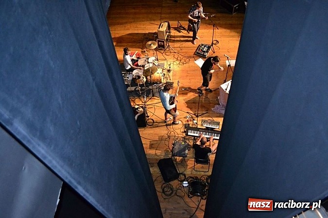 Zdjęcie w galerii na portalu naszraciborz.pl: Funk 4 Fun - hipnotyczne głosy w Kuźni Raciborskiej  wiadomości z regionu