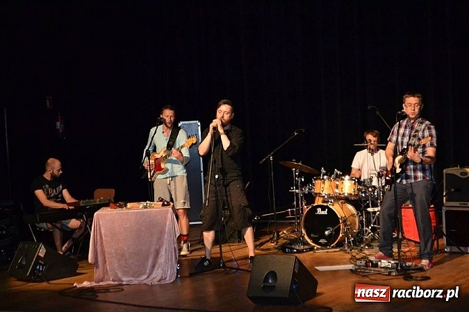 Zdjęcie w galerii na portalu naszraciborz.pl: Funk 4 Fun - hipnotyczne głosy w Kuźni Raciborskiej  wiadomości z regionu