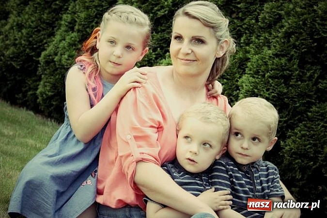 Zdjęcie w galerii na portalu naszraciborz.pl: Stylizacje, wizaż i niesamowite fryzury, czyli rodzinnie u fryzjera wiadomości z regionu