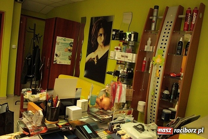 Zdjęcie w galerii na portalu naszraciborz.pl: Stylizacje, wizaż i niesamowite fryzury, czyli rodzinnie u fryzjera wiadomości z regionu