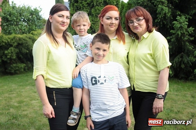 Zdjęcie w galerii na portalu naszraciborz.pl: Stylizacje, wizaż i niesamowite fryzury, czyli rodzinnie u fryzjera wiadomości z regionu