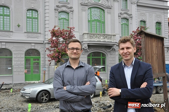 Zdjęcie w galerii na portalu naszraciborz.pl: Dwóch przedsiębiorców z Polski poprowadzi hotel w czeskim Starym Boguminie wiadomości z regionu