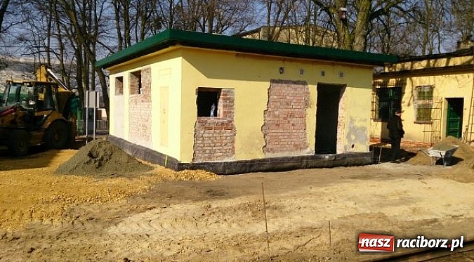 Zdjęcie w galerii na portalu naszraciborz.pl: Dworzec kolejki wąskotorowej w Rudach w nowej szacie wiadomości z regionu