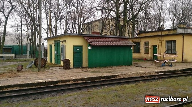 Zdjęcie w galerii na portalu naszraciborz.pl: Dworzec kolejki wąskotorowej w Rudach w nowej szacie wiadomości z regionu