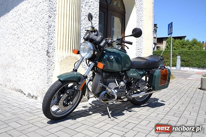 Zdjęcie w galerii na portalu naszraciborz.pl: Zabytkowe samochody i motocykle zjechały do Bieńkowic wiadomości z regionu