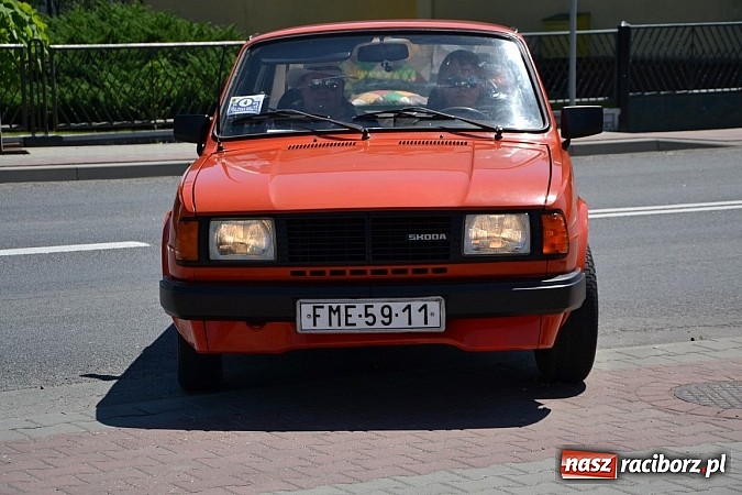 Zdjęcie w galerii na portalu naszraciborz.pl: Zabytkowe samochody i motocykle zjechały do Bieńkowic wiadomości z regionu