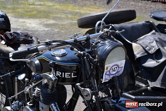 Zdjęcie w galerii na portalu naszraciborz.pl: Zabytkowe samochody i motocykle zjechały do Bieńkowic wiadomości z regionu