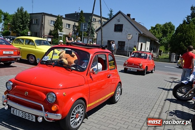 Zdjęcie w galerii na portalu naszraciborz.pl: Zabytkowe samochody i motocykle zjechały do Bieńkowic wiadomości z regionu