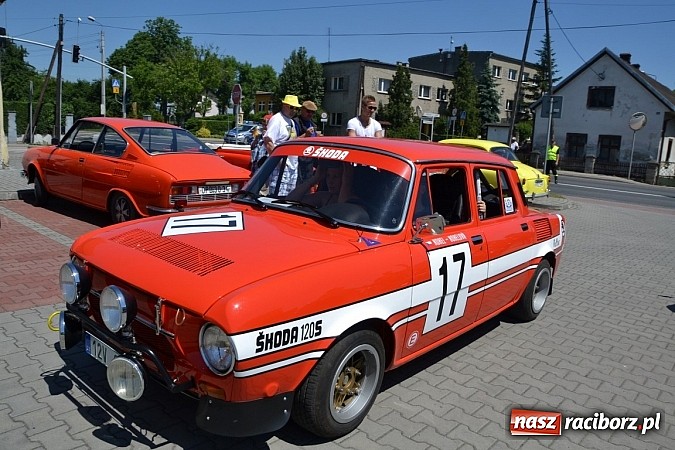 Zdjęcie w galerii na portalu naszraciborz.pl: Zabytkowe samochody i motocykle zjechały do Bieńkowic wiadomości z regionu