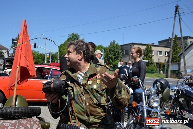 Zdjęcie w galerii na portalu naszraciborz.pl: Zabytkowe samochody i motocykle zjechały do Bieńkowic wiadomości z regionu