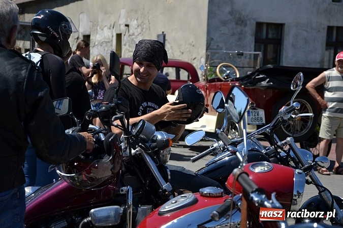 Zdjęcie w galerii na portalu naszraciborz.pl: Zabytkowe samochody i motocykle zjechały do Bieńkowic wiadomości z regionu