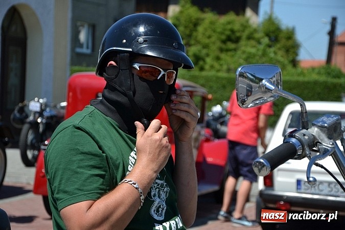 Zdjęcie w galerii na portalu naszraciborz.pl: Zabytkowe samochody i motocykle zjechały do Bieńkowic wiadomości z regionu