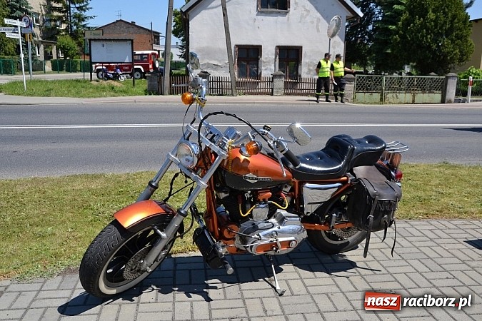 Zdjęcie w galerii na portalu naszraciborz.pl: Zabytkowe samochody i motocykle zjechały do Bieńkowic wiadomości z regionu