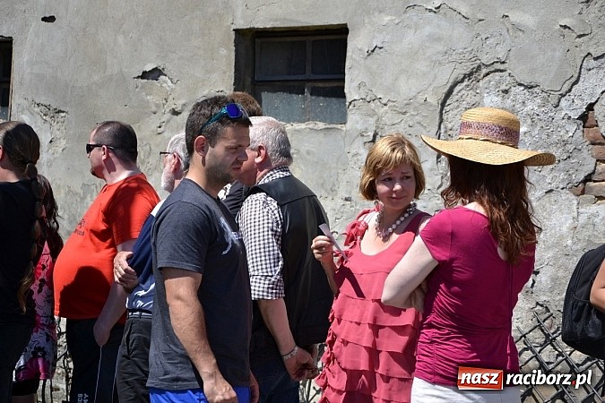Zdjęcie w galerii na portalu naszraciborz.pl: Zabytkowe samochody i motocykle zjechały do Bieńkowic wiadomości z regionu