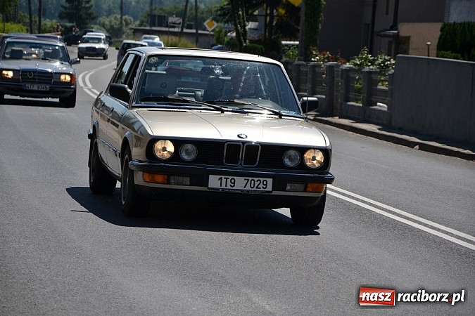 Zdjęcie w galerii na portalu naszraciborz.pl: Zabytkowe samochody i motocykle zjechały do Bieńkowic wiadomości z regionu