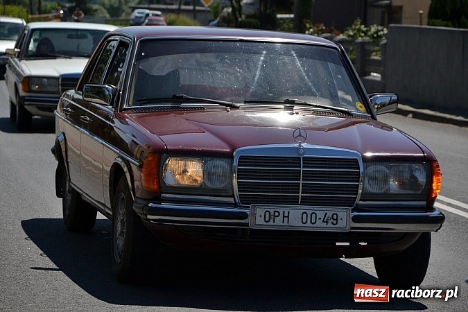 Zdjęcie w galerii na portalu naszraciborz.pl: Zabytkowe samochody i motocykle zjechały do Bieńkowic wiadomości z regionu