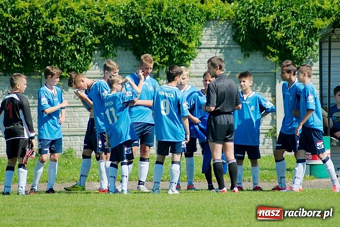 Zdjęcie w galerii na portalu naszraciborz.pl: Trampkarze Tworkowa bezlitośni dla Fortecy. Cztery trafienia Jakuba Klimaszki wiadomości z regionu