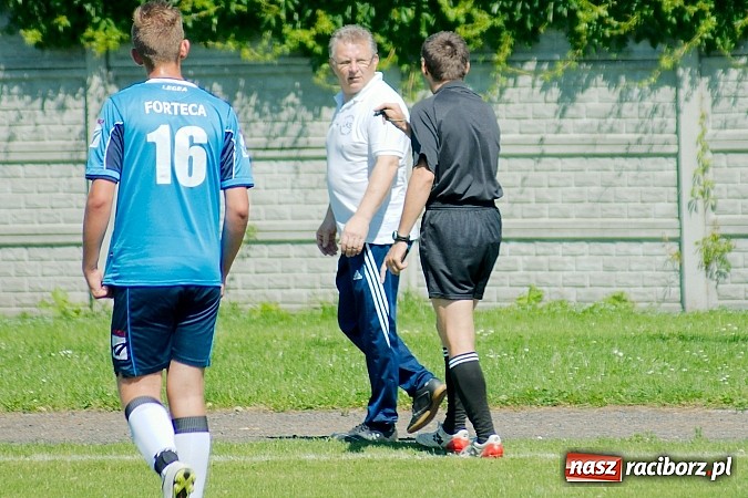 Zdjęcie w galerii na portalu naszraciborz.pl: Trampkarze Tworkowa bezlitośni dla Fortecy. Cztery trafienia Jakuba Klimaszki wiadomości z regionu