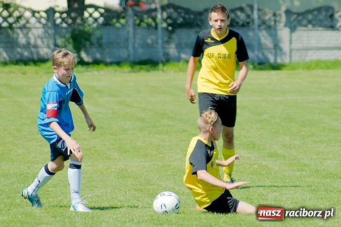 Zdjęcie w galerii na portalu naszraciborz.pl: Trampkarze Tworkowa bezlitośni dla Fortecy. Cztery trafienia Jakuba Klimaszki wiadomości z regionu