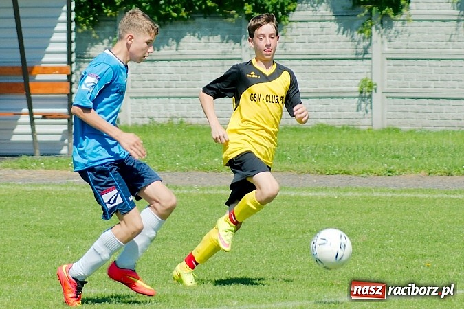 Zdjęcie w galerii na portalu naszraciborz.pl: Trampkarze Tworkowa bezlitośni dla Fortecy. Cztery trafienia Jakuba Klimaszki wiadomości z regionu