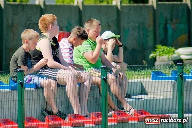 Zdjęcie w galerii na portalu naszraciborz.pl: Trampkarze Tworkowa bezlitośni dla Fortecy. Cztery trafienia Jakuba Klimaszki wiadomości z regionu