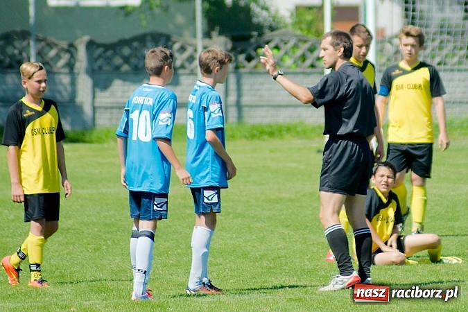 Zdjęcie w galerii na portalu naszraciborz.pl: Trampkarze Tworkowa bezlitośni dla Fortecy. Cztery trafienia Jakuba Klimaszki wiadomości z regionu