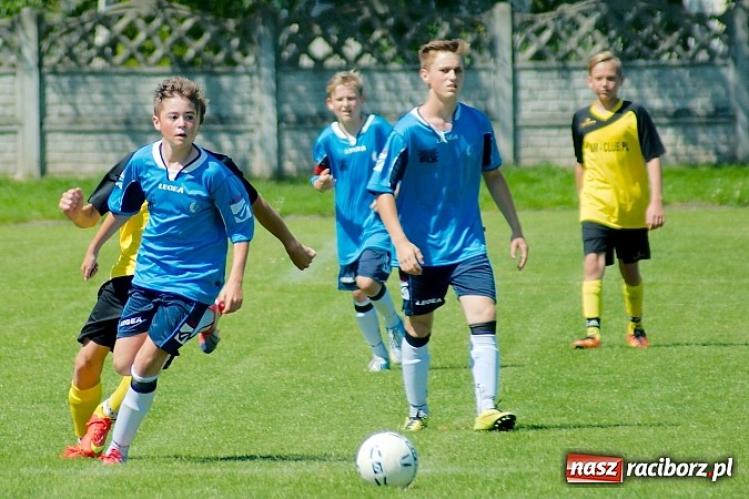 Zdjęcie w galerii na portalu naszraciborz.pl: Trampkarze Tworkowa bezlitośni dla Fortecy. Cztery trafienia Jakuba Klimaszki wiadomości z regionu