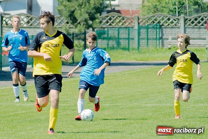 Zdjęcie w galerii na portalu naszraciborz.pl: Trampkarze Tworkowa bezlitośni dla Fortecy. Cztery trafienia Jakuba Klimaszki wiadomości z regionu