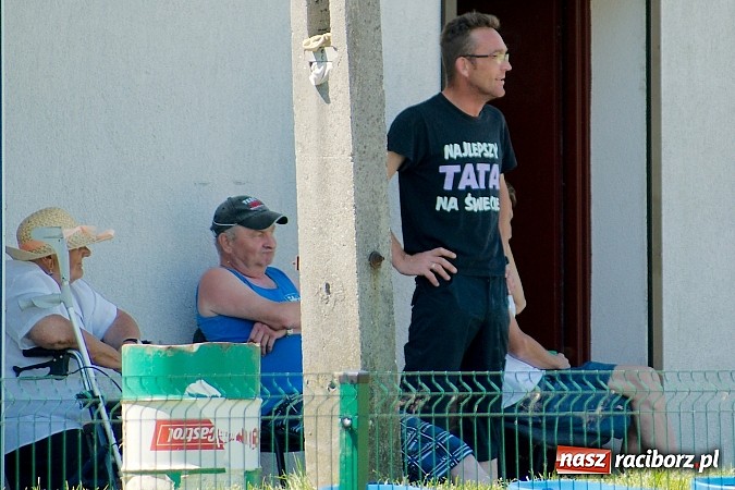 Zdjęcie w galerii na portalu naszraciborz.pl: Trampkarze Tworkowa bezlitośni dla Fortecy. Cztery trafienia Jakuba Klimaszki wiadomości z regionu