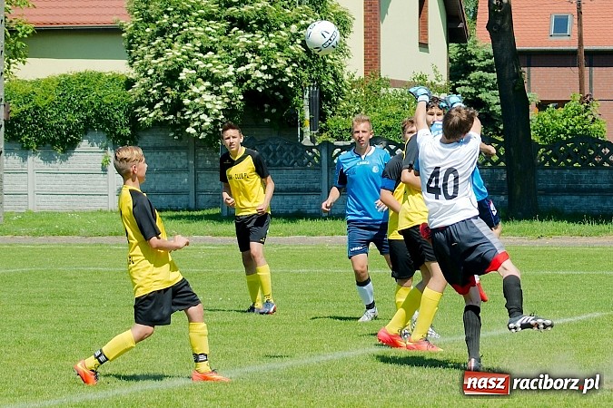 Zdjęcie w galerii na portalu naszraciborz.pl: Trampkarze Tworkowa bezlitośni dla Fortecy. Cztery trafienia Jakuba Klimaszki wiadomości z regionu