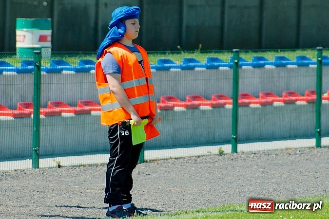 Zdjęcie w galerii na portalu naszraciborz.pl: Trampkarze Tworkowa bezlitośni dla Fortecy. Cztery trafienia Jakuba Klimaszki wiadomości z regionu