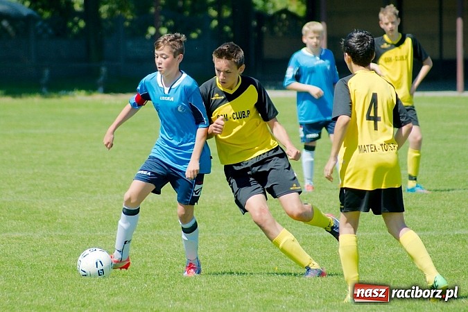 Zdjęcie w galerii na portalu naszraciborz.pl: Trampkarze Tworkowa bezlitośni dla Fortecy. Cztery trafienia Jakuba Klimaszki wiadomości z regionu