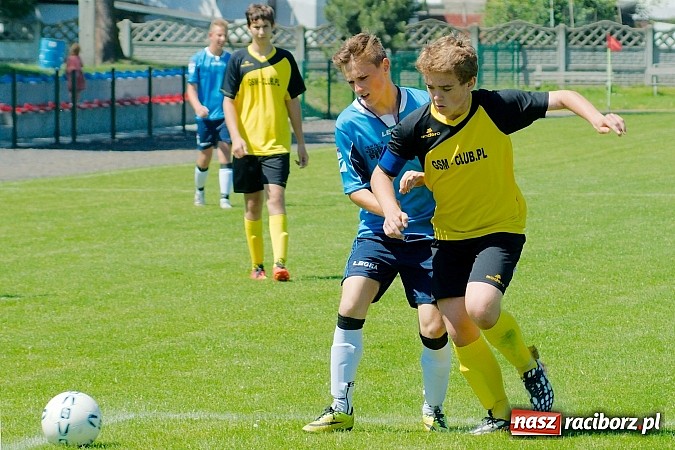Zdjęcie w galerii na portalu naszraciborz.pl: Trampkarze Tworkowa bezlitośni dla Fortecy. Cztery trafienia Jakuba Klimaszki wiadomości z regionu
