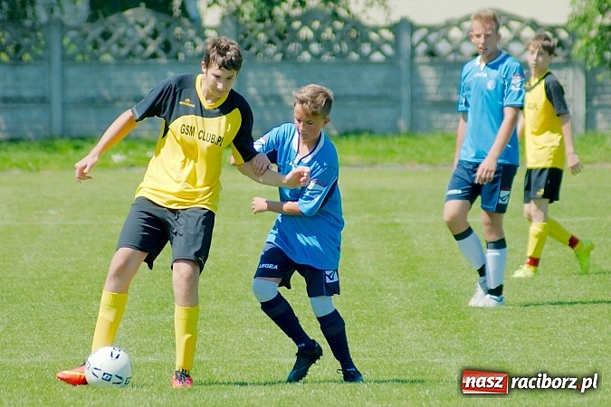 Zdjęcie w galerii na portalu naszraciborz.pl: Trampkarze Tworkowa bezlitośni dla Fortecy. Cztery trafienia Jakuba Klimaszki wiadomości z regionu