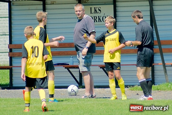Zdjęcie w galerii na portalu naszraciborz.pl: Trampkarze Tworkowa bezlitośni dla Fortecy. Cztery trafienia Jakuba Klimaszki wiadomości z regionu