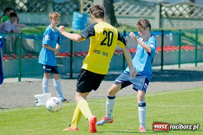 Zdjęcie w galerii na portalu naszraciborz.pl: Trampkarze Tworkowa bezlitośni dla Fortecy. Cztery trafienia Jakuba Klimaszki wiadomości z regionu