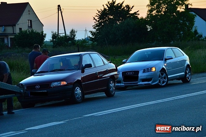 Zdjęcie w galerii na portalu naszraciborz.pl: Stłuczka opla i audi w Krzyżanowicach wiadomości z regionu