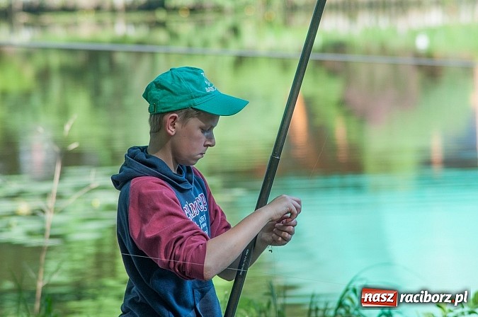Zdjęcie w galerii na portalu naszraciborz.pl: Złowili płotki, uwolnili suma. Zawody o Złotą Łuskę ZSZ i Puchar Dyrektora OSiR wiadomości z regionu