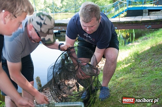 Zdjęcie w galerii na portalu naszraciborz.pl: Złowili płotki, uwolnili suma. Zawody o Złotą Łuskę ZSZ i Puchar Dyrektora OSiR wiadomości z regionu